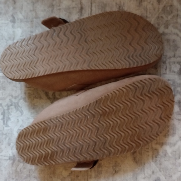 Gap shoes - Picture 3 of 3